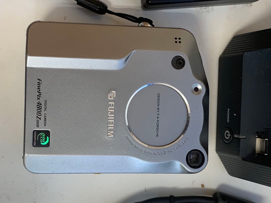 Fujifilm FinePix 4800 Z デジタルカメラ