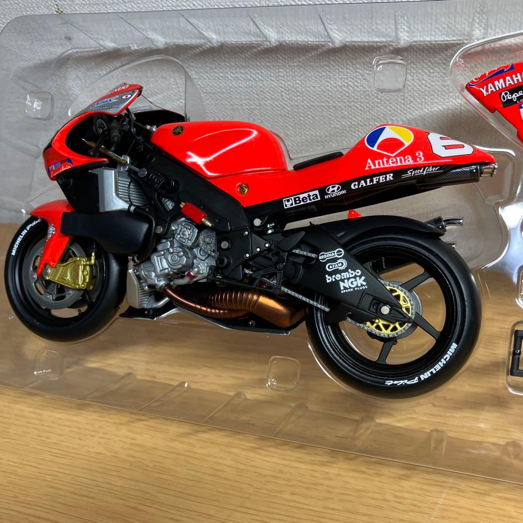 ミニカー MINICHAMPS YAMAHA YZR500 Antena3 GP2001