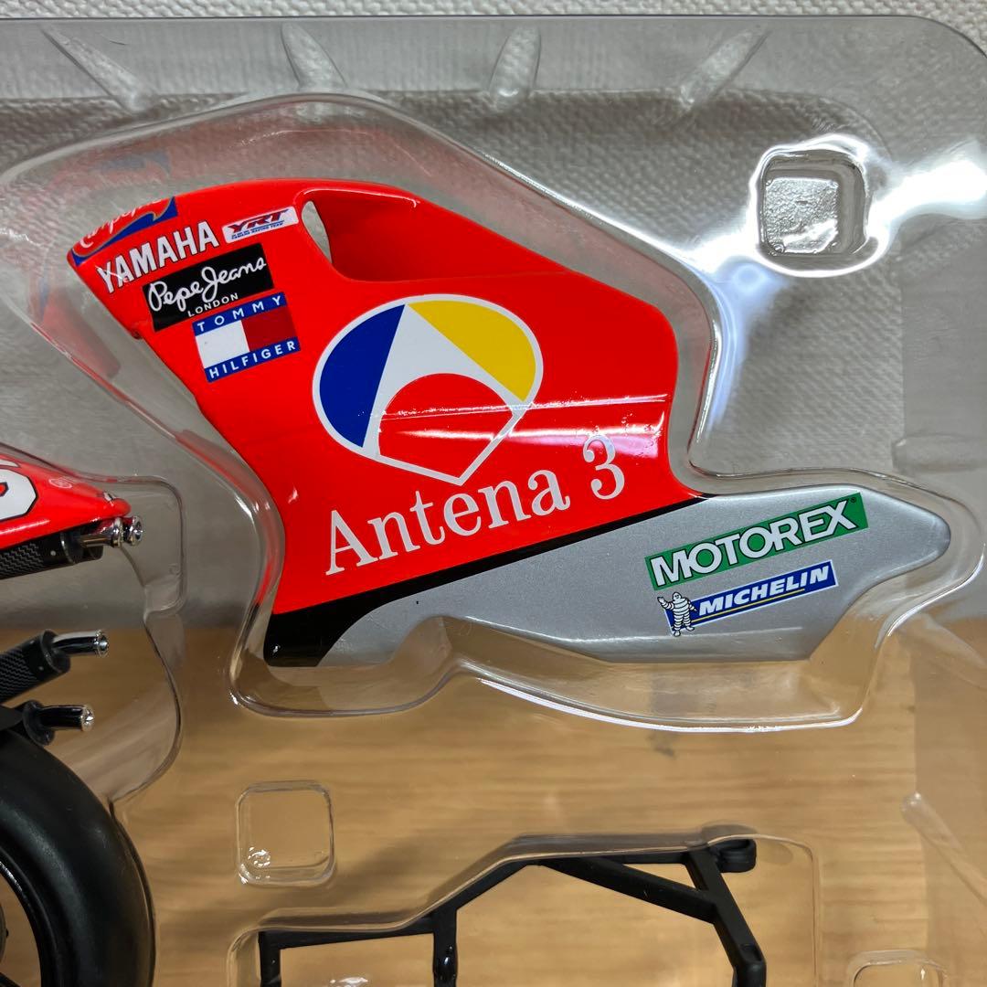 ミニカー MINICHAMPS YAMAHA YZR500 Antena3 GP2001