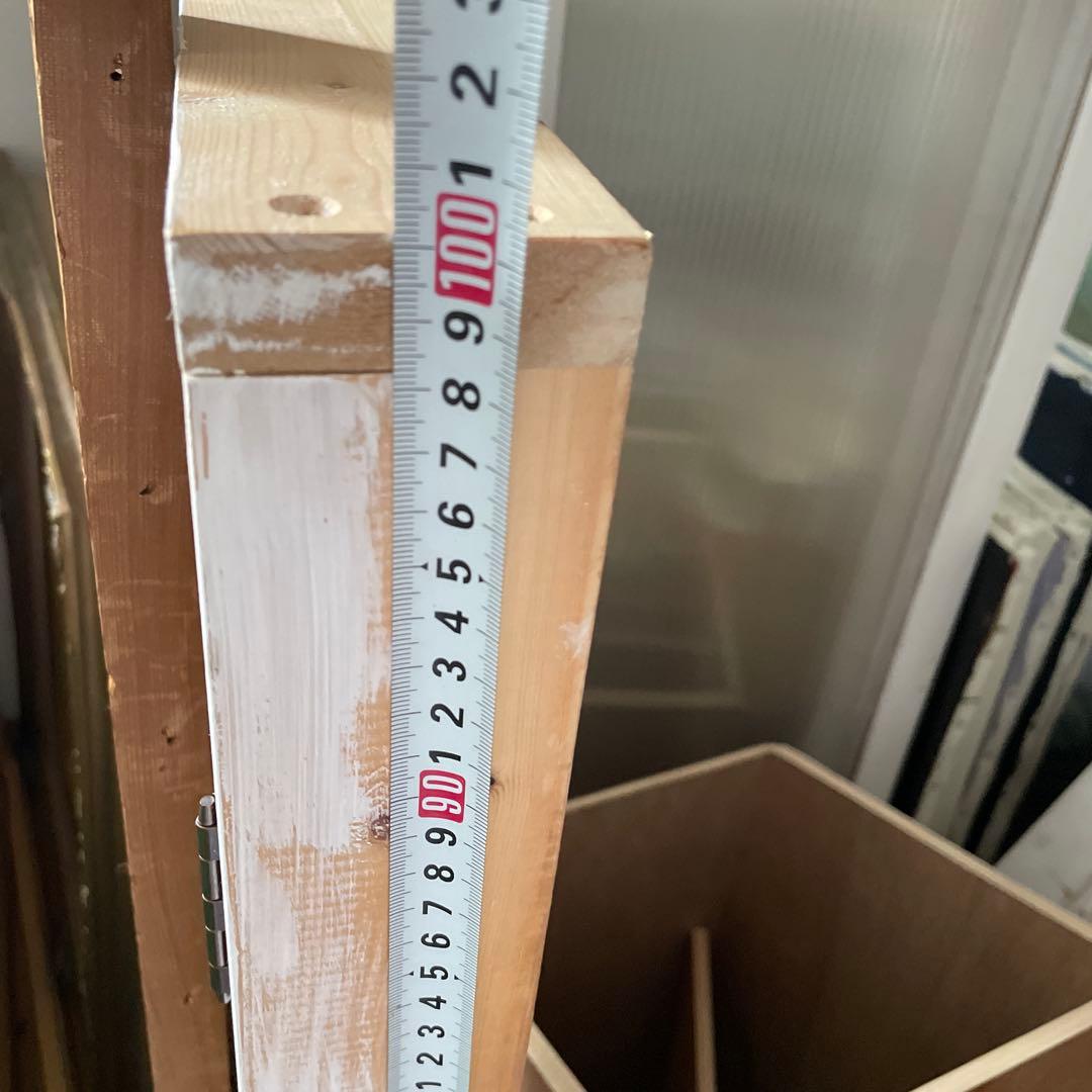 ホワイトガラス扉付き収納キャビネット