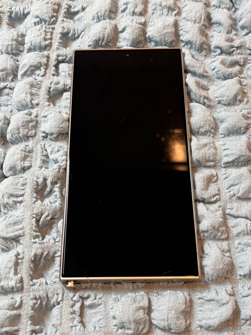 docomo版Samsung Galaxy S24 Ultra 本体