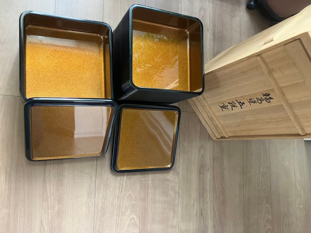輪島塗 五段重 二枚蓋 木箱入り 重箱 伝統工芸品 漆芸【美品】