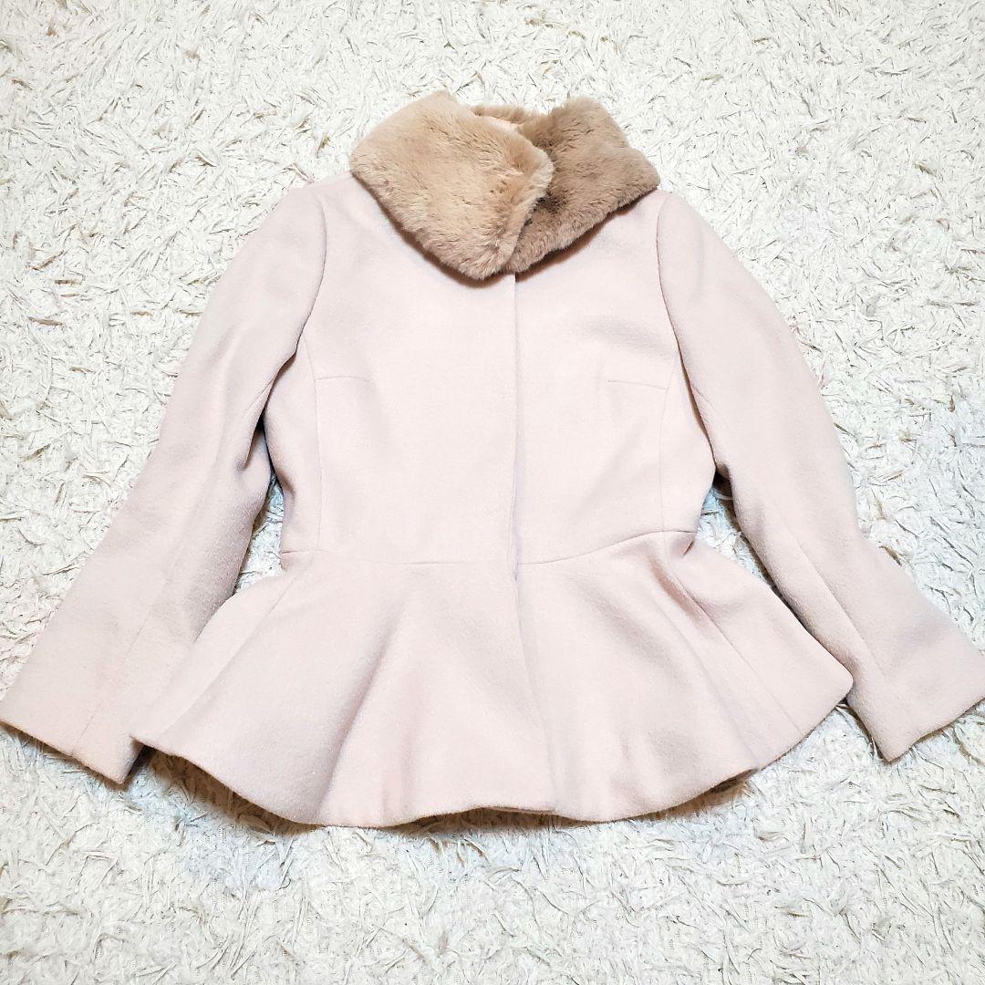 美品 近年モデル 完売JENNE ジェンヌ　ホワイト ペプラムコート Sサイズ