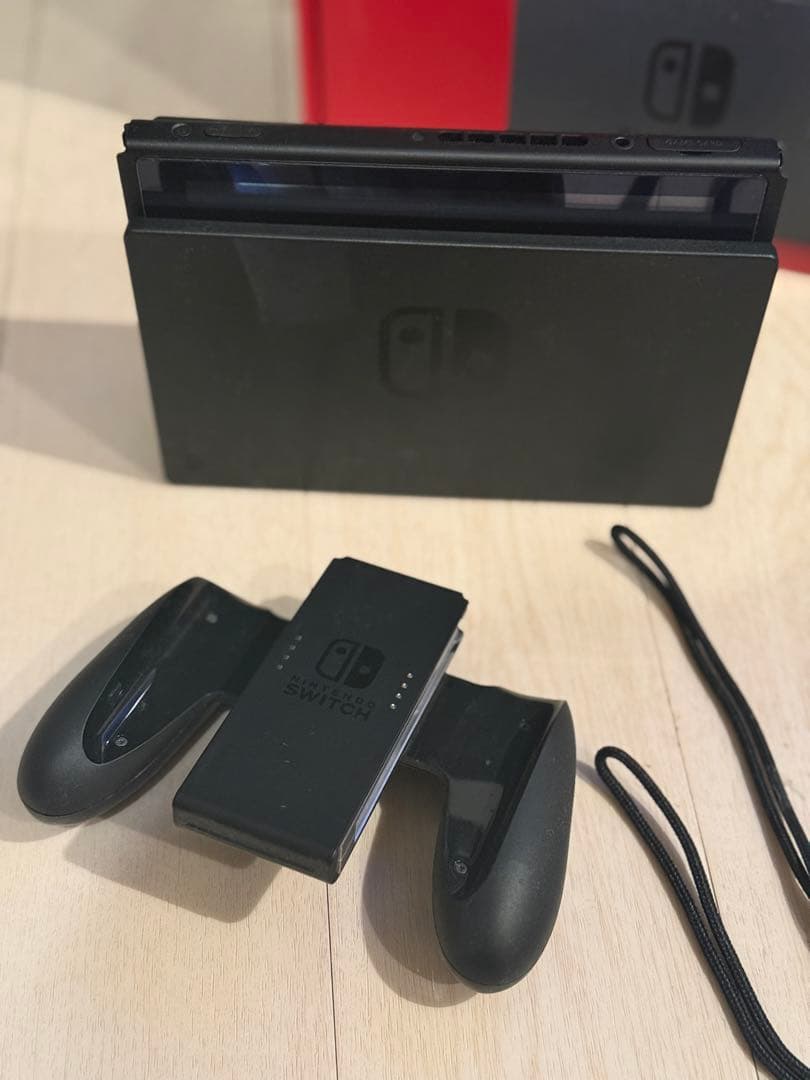 【美品】Nintendo Switch 本体 ブラック 付属品全て揃ってます