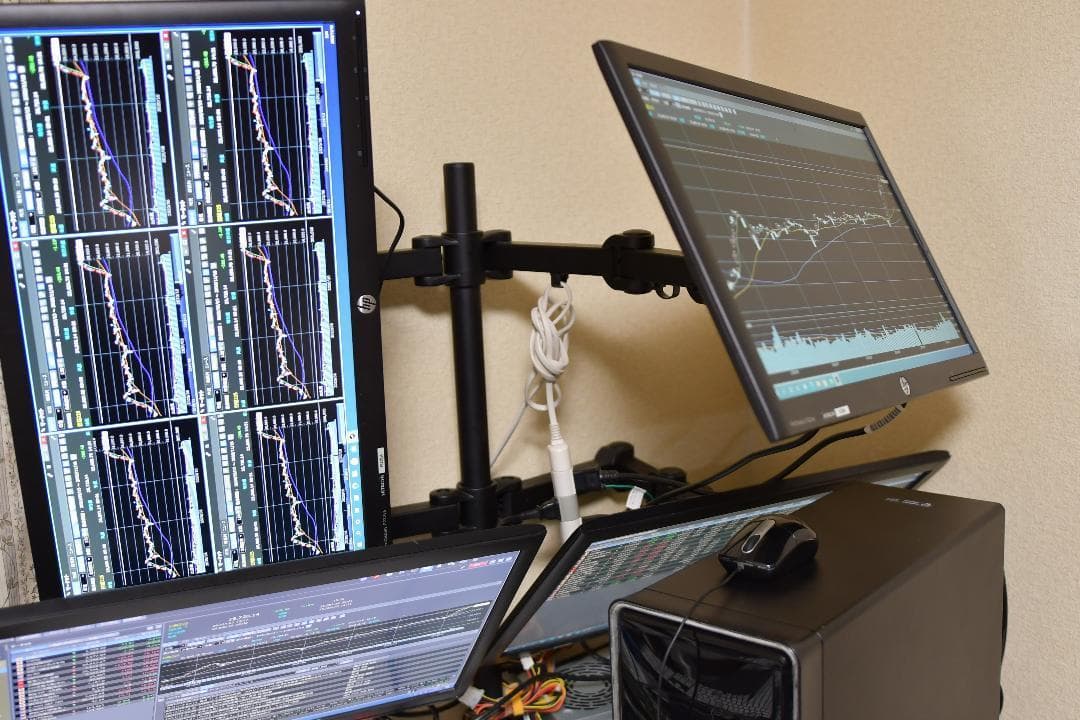 デイトレ パソコン ＋ ２２型 液晶ｘ４台 ＋ アーム