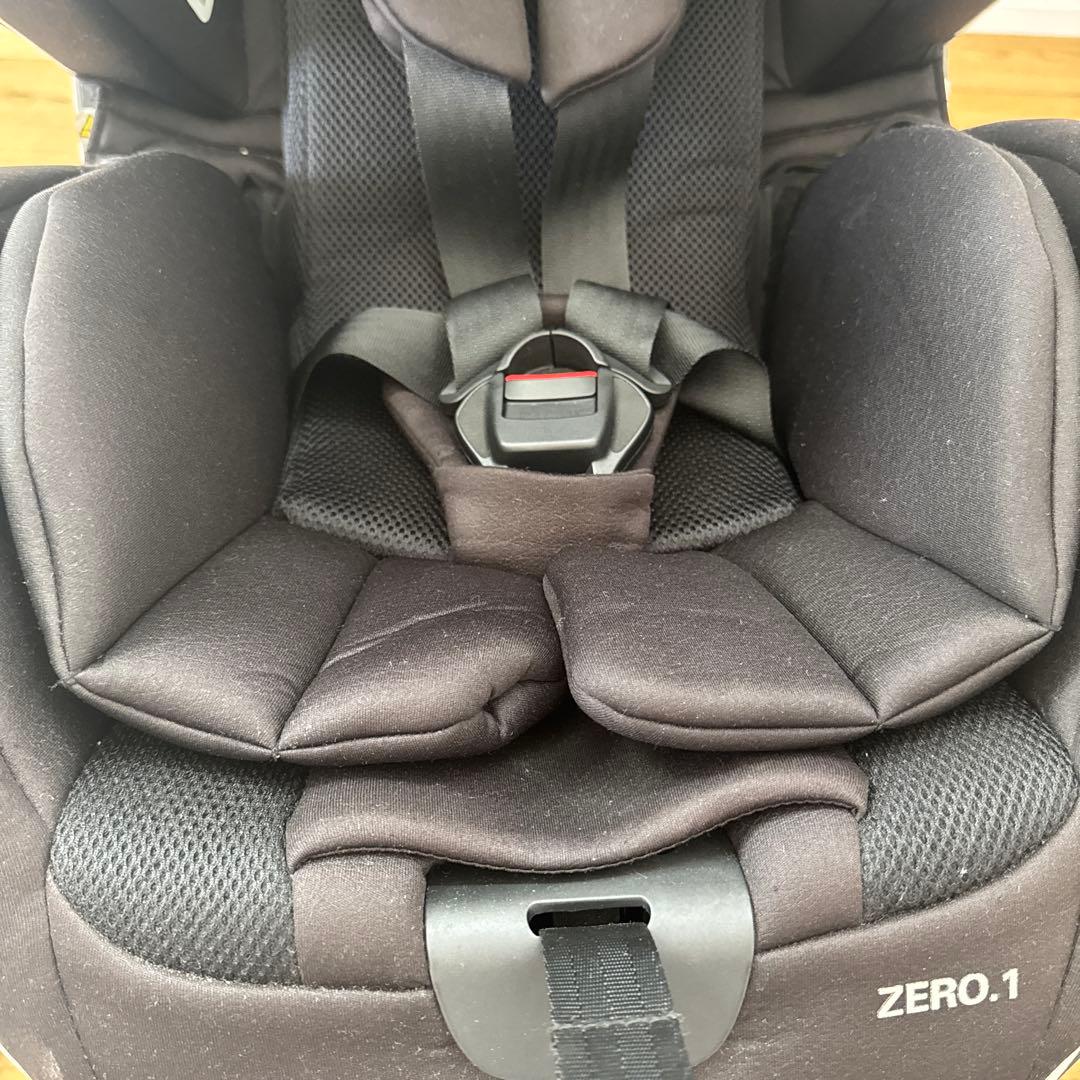 RECARO ZERO 1 ブラック チャイルドシート