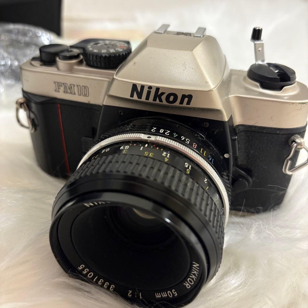 Nikon FM10 一眼レフカメラ Nikkor 50mmレンズ・鞄付き