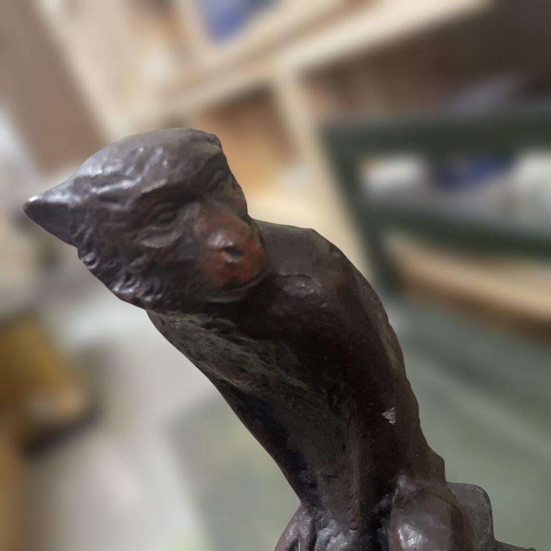 金属製猿の彫刻 約30センチ アンティーク調　重量感あります