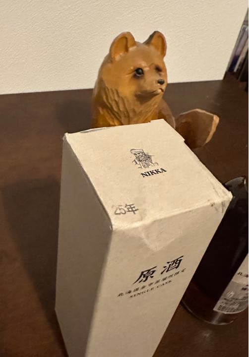 ニッカウヰスキー 北海道余市蒸溜所限定 原酒25年 キツネの木彫り付き