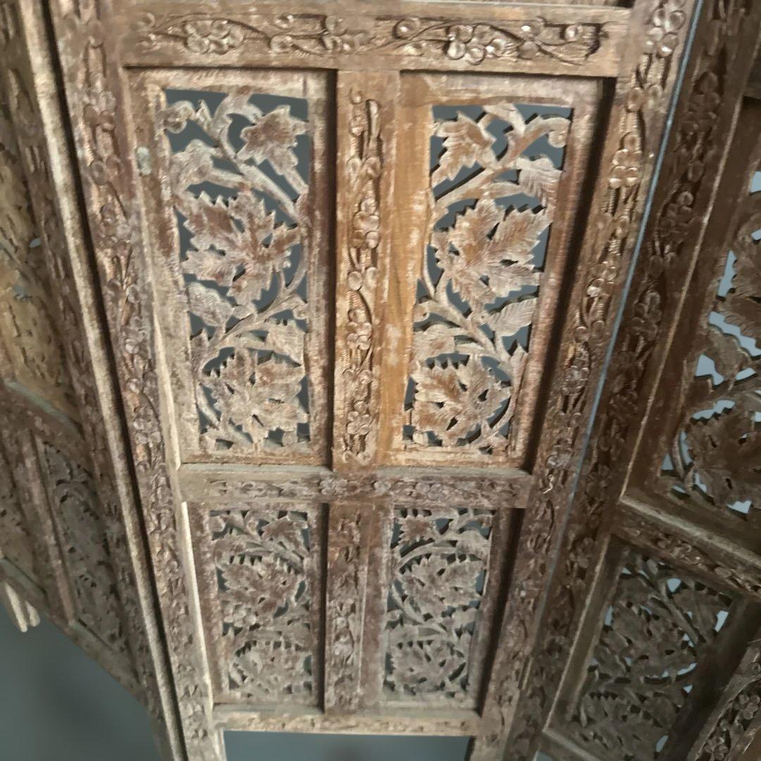 瞬間的お値下げ❣️小さめ木製彫刻入りパーテーション 4パネル