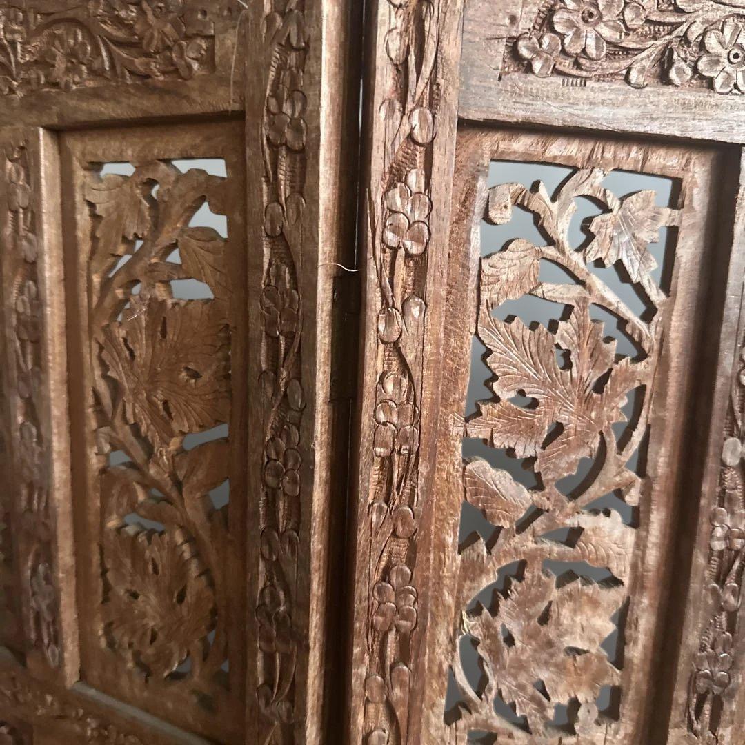 瞬間的お値下げ❣️小さめ木製彫刻入りパーテーション 4パネル