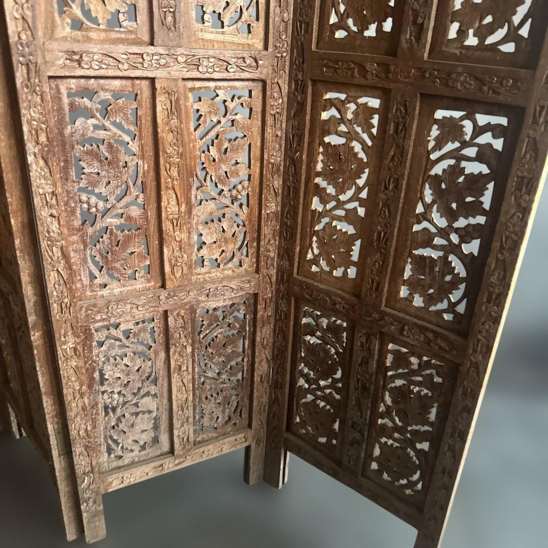 瞬間的お値下げ❣️小さめ木製彫刻入りパーテーション 4パネル