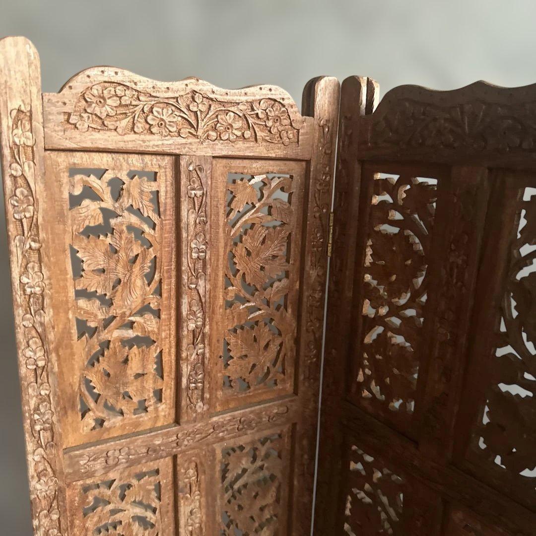 瞬間的お値下げ❣️小さめ木製彫刻入りパーテーション 4パネル