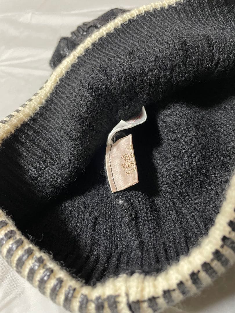 【希少】３点セット ヴィヴィアンウエストウッド　ニット帽・マフラー（新品）・手袋