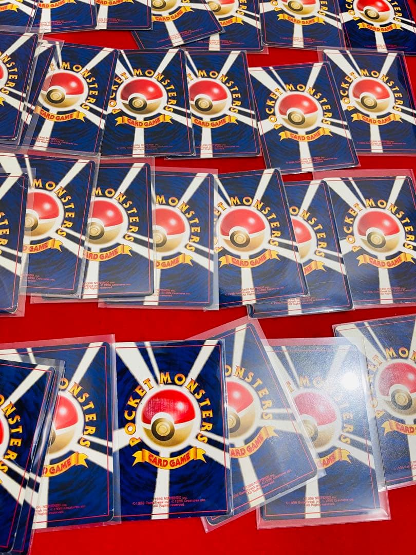 ポケモンカード　旧裏　まとめ売り　ピカチュウ　コイキング　キラ　他　100枚以上