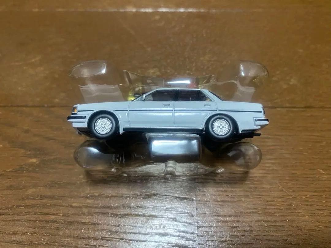 トミカリミテッドヴィンテージネオ　トヨタ クレスタ'84　2カラーセット