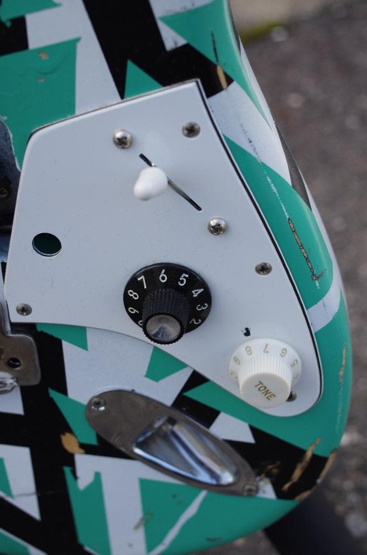 エレキギター　オリジナル　EVH風　材料費19万