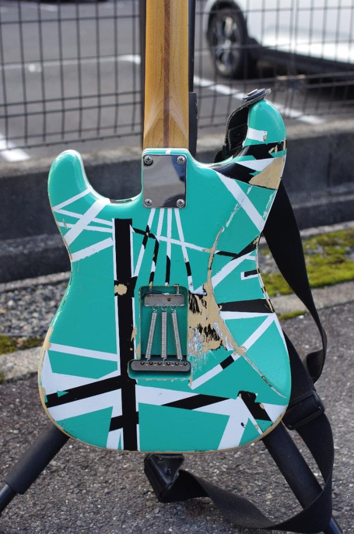 エレキギター　オリジナル　EVH風　材料費19万