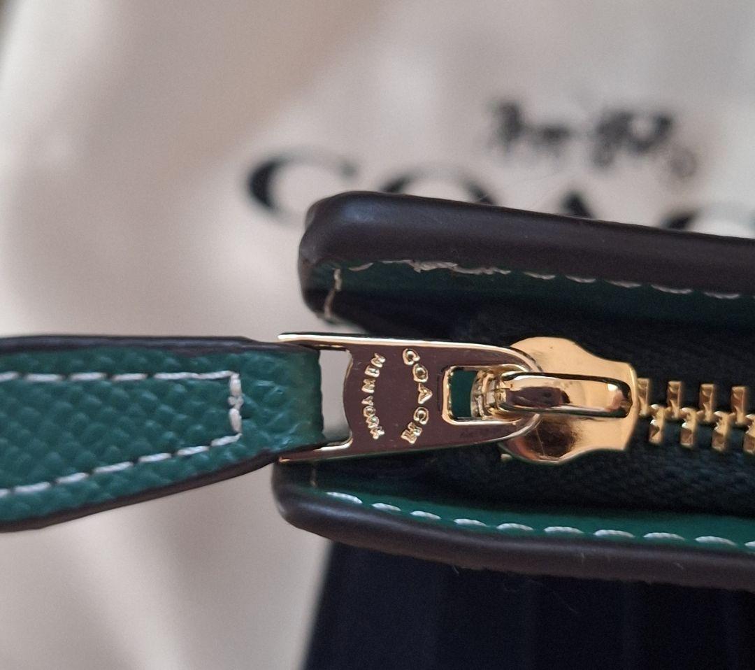 超美品 COACH 財布 グリーン