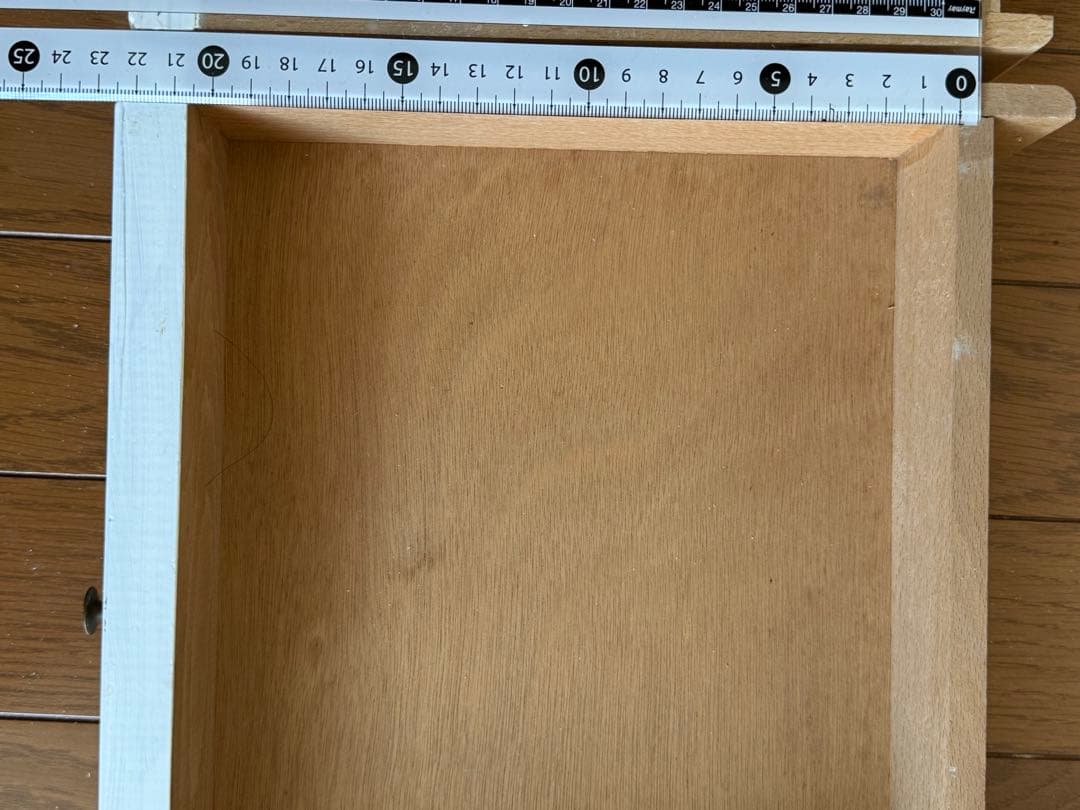 本当は使いたい　泣く泣く出品　アンティーク　サイドテーブル