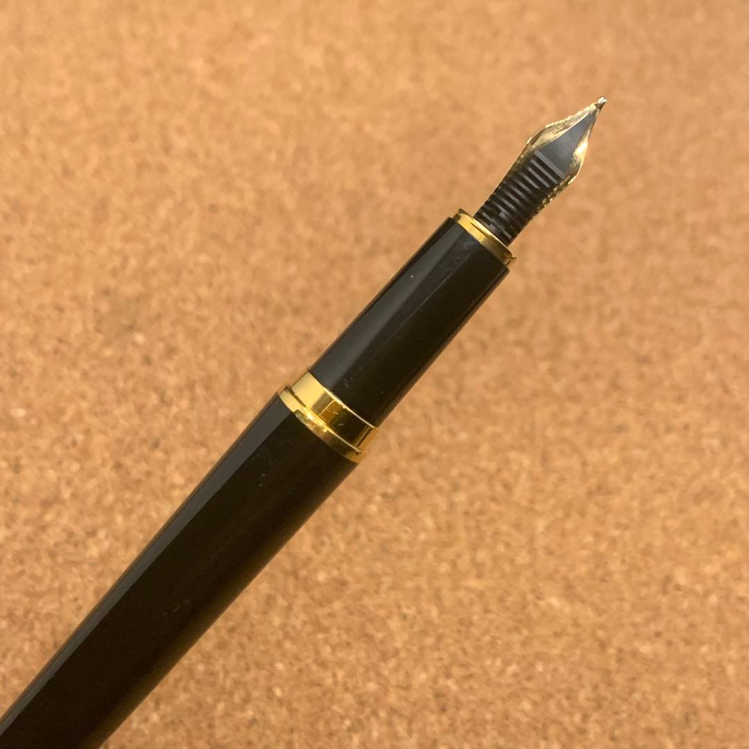 モンブラン　ノブレスオブリージュ　万年筆　黒　14K