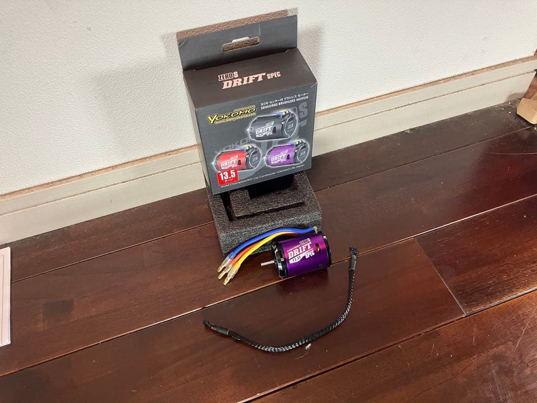 180ボディYokomo BL-EP6ZEROS ニッケルリポバッテリー充走配線