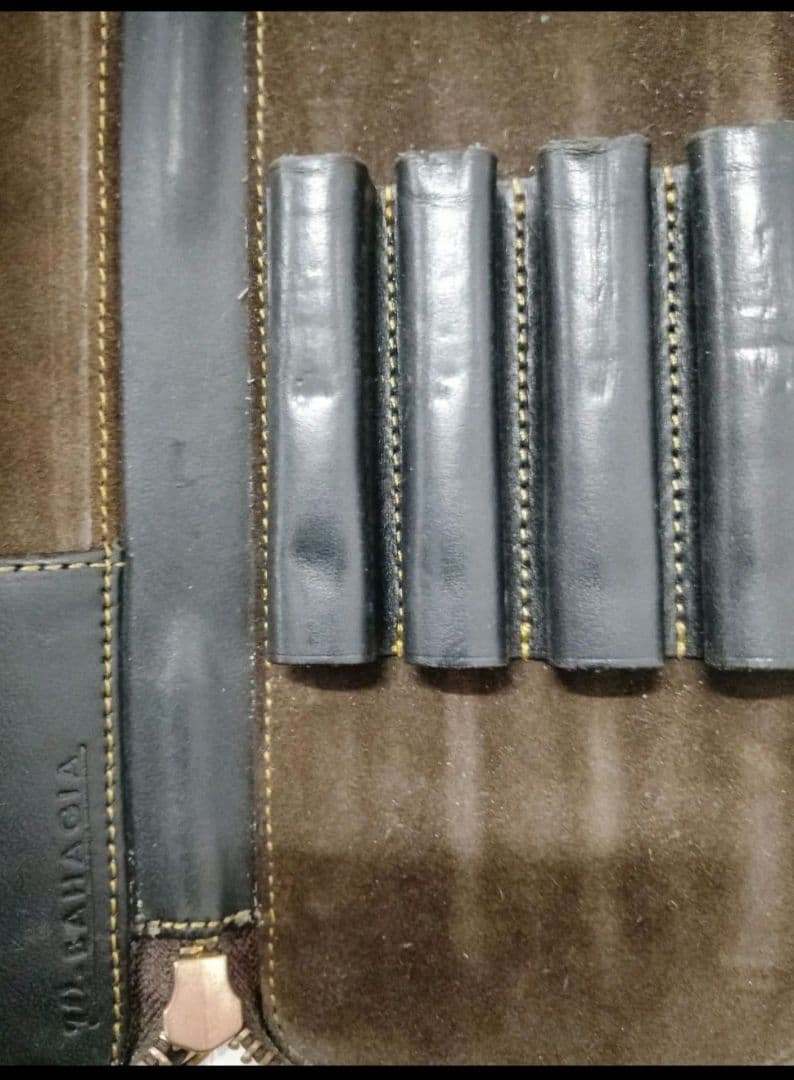 バハギア ラウンドジップペンケース クレイジーホース ネイビー