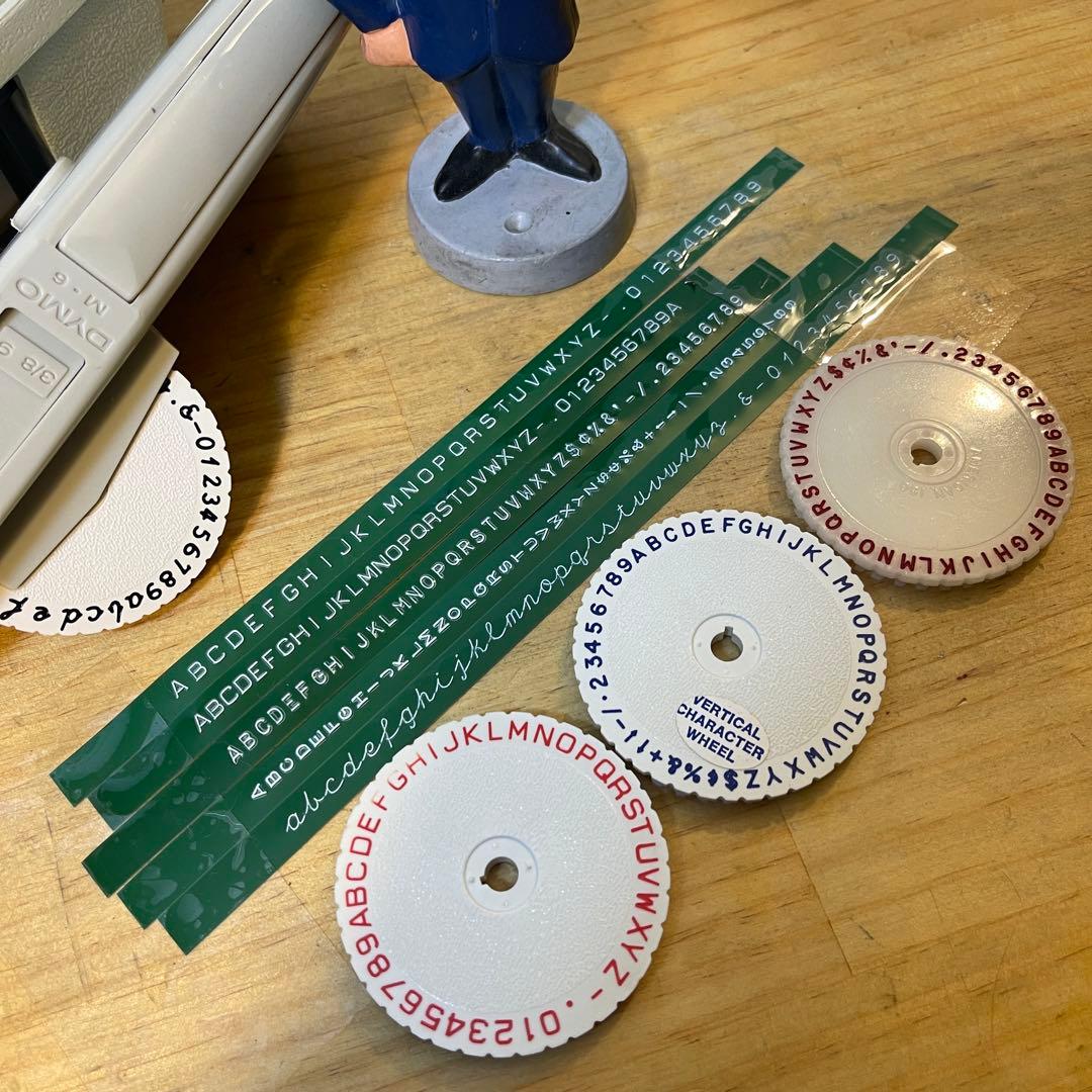 ■製品保証■ 【繋がる筆記体・文字盤4個】ダイモ M-6 DYMO 175-17