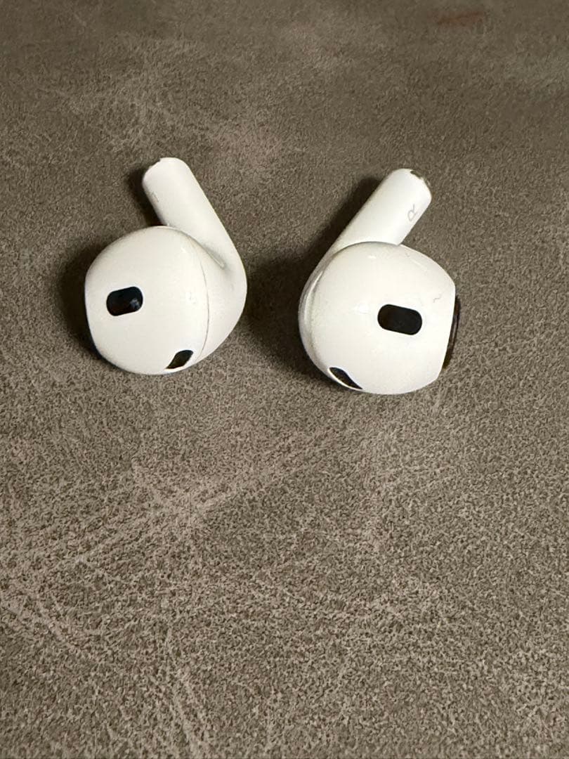 AirPods Pro2（第2世代）本体 Lightningケーブル