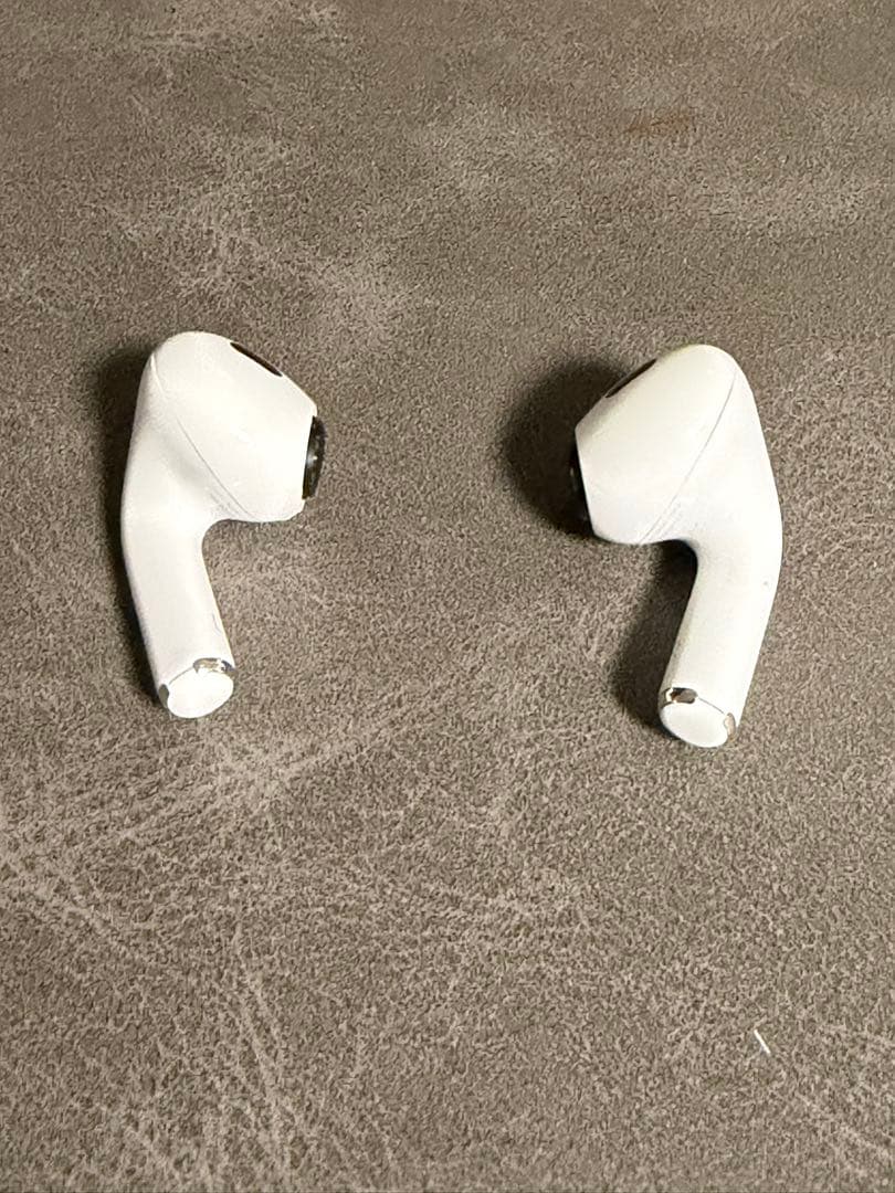 AirPods Pro2（第2世代）本体 Lightningケーブル