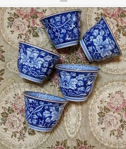 染め付けの美しい陶印いりお湯飲みです