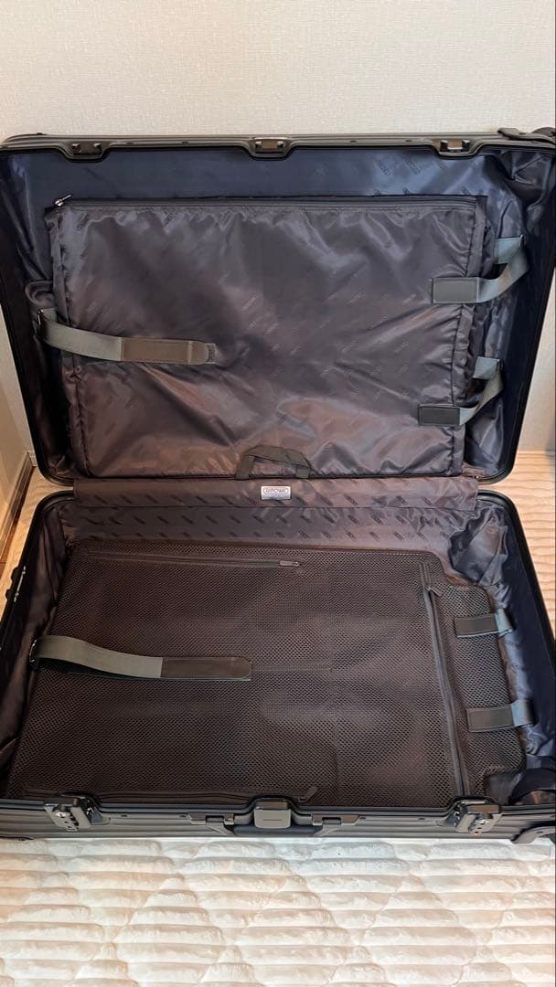 RIMOWA リモワ トパーズ ステルス 82L 986.15 4輪新品です