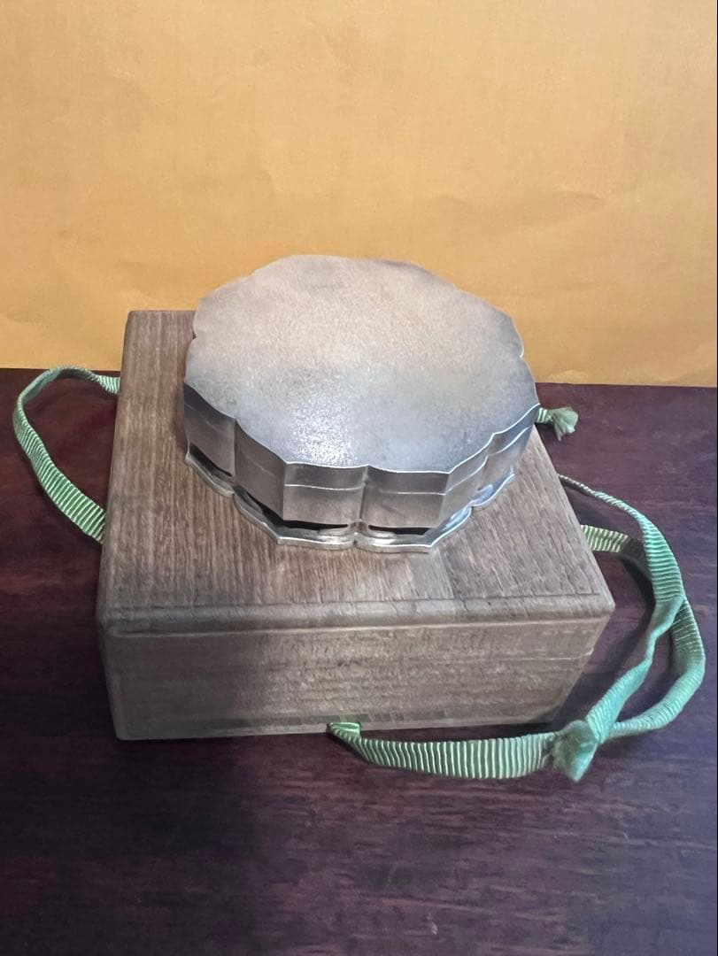 銀製ボンボニエール