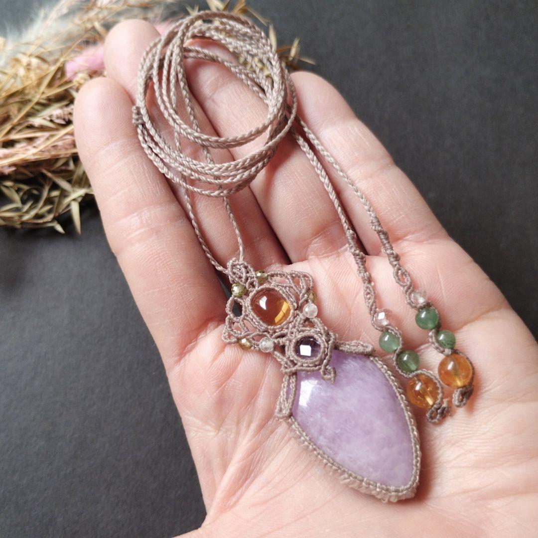 クンツァイト＆シトリン＆アメジストのマクラメ編みネックレス　ペンダント　天然石