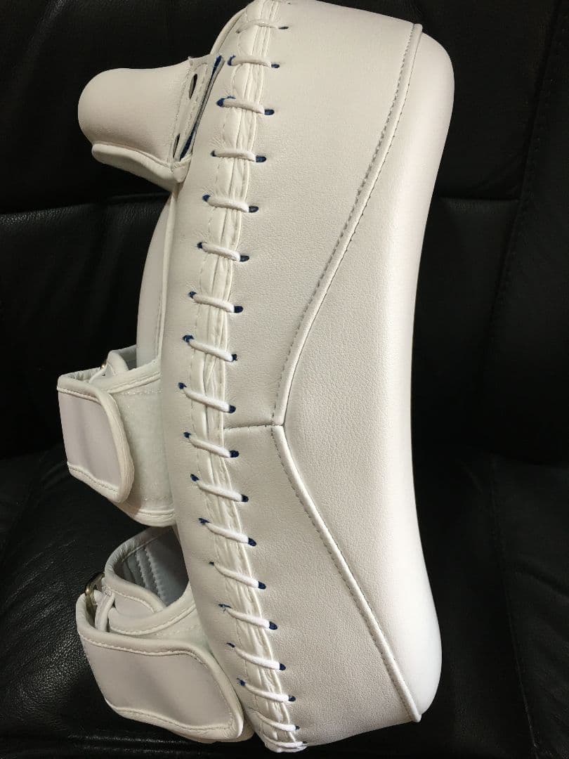 新品ボクシング　キックミット　持ちやすく蹴りやすい、打ちやすい