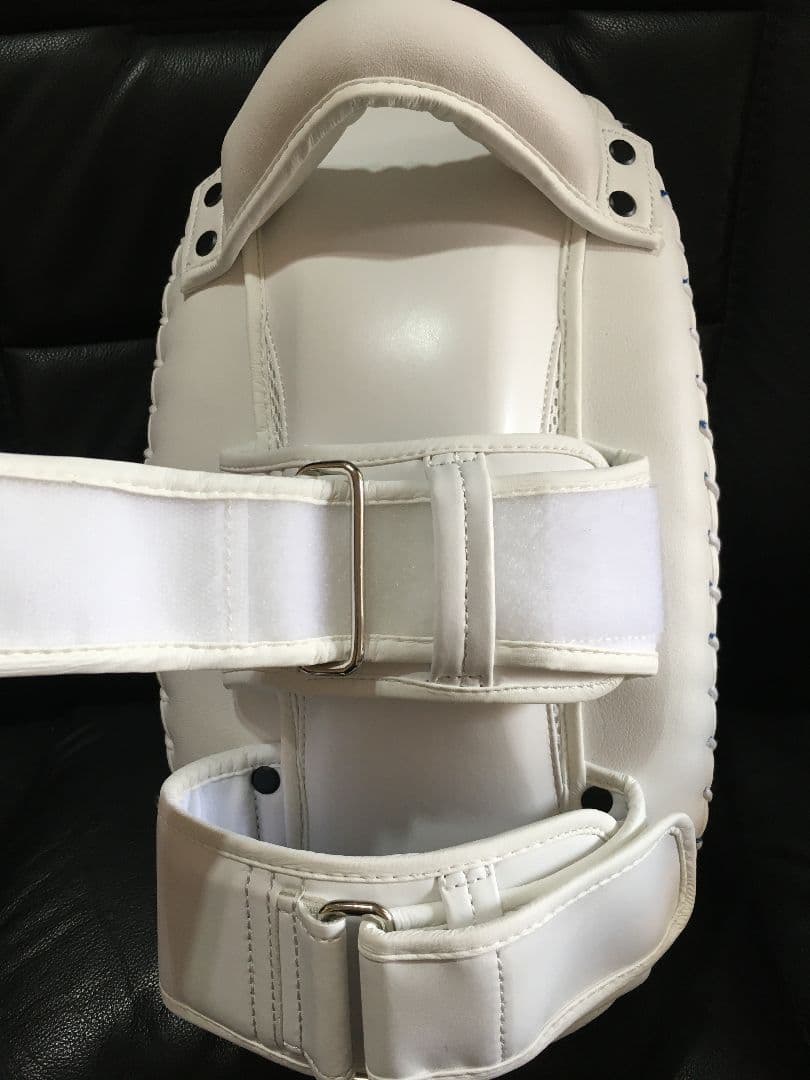 新品ボクシング　キックミット　持ちやすく蹴りやすい、打ちやすい