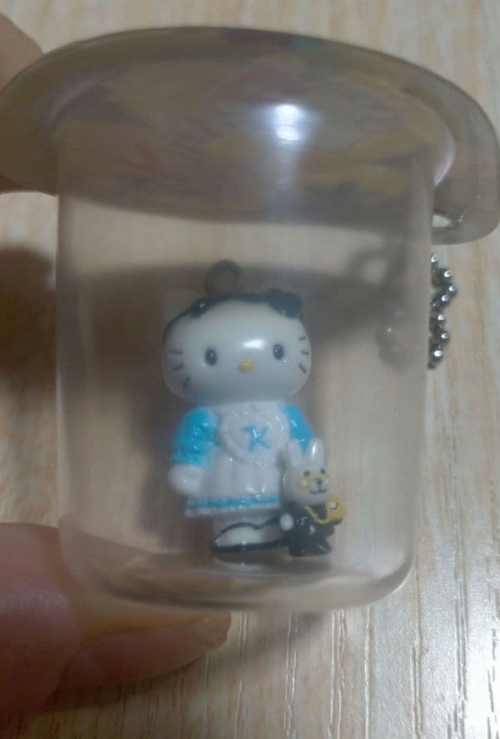 キティ カップ入り　マスコット　ボールチェーン