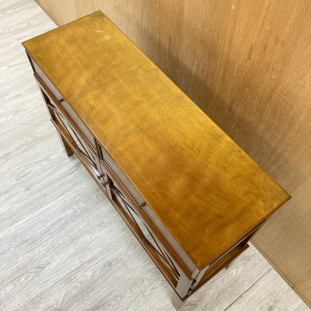 アンティーク調　飾り棚　キャビネット　クラシック