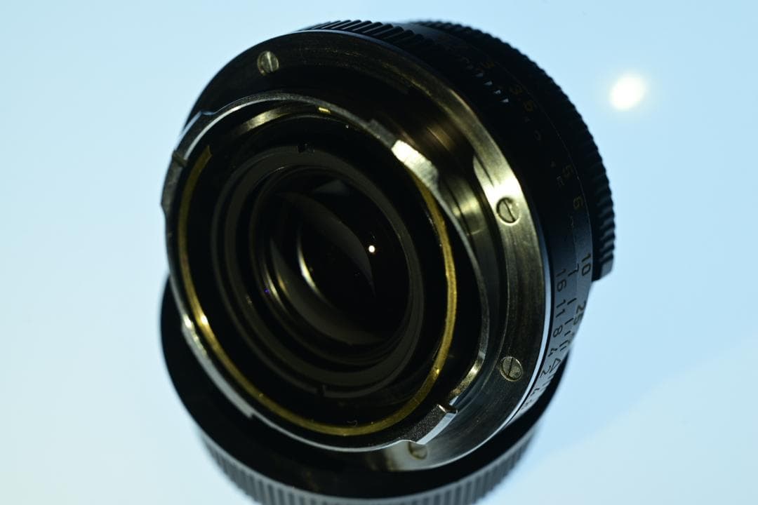 Leica Summicron-C 40mm F2 専用フード・変換リング付属