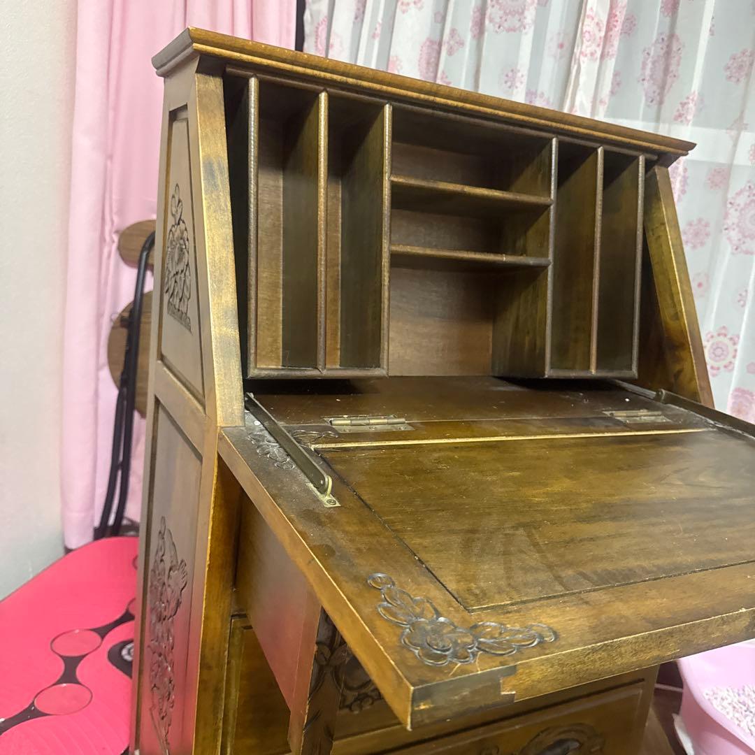 木製ライティングビューロー 彫刻入り