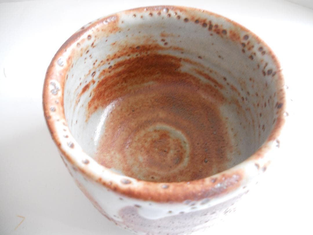 安藤日出武 志野茶碗 志野焼 茶碗 共箱 希少 抹茶茶碗 新品 未使用 です。