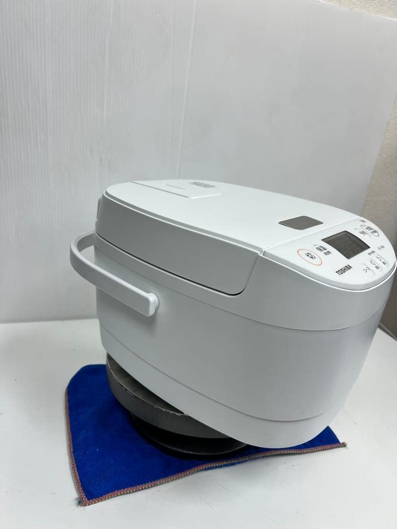 TOSHIBA IH炊飯器 RC-10HR 5.5合 ホワイト 2024年齢