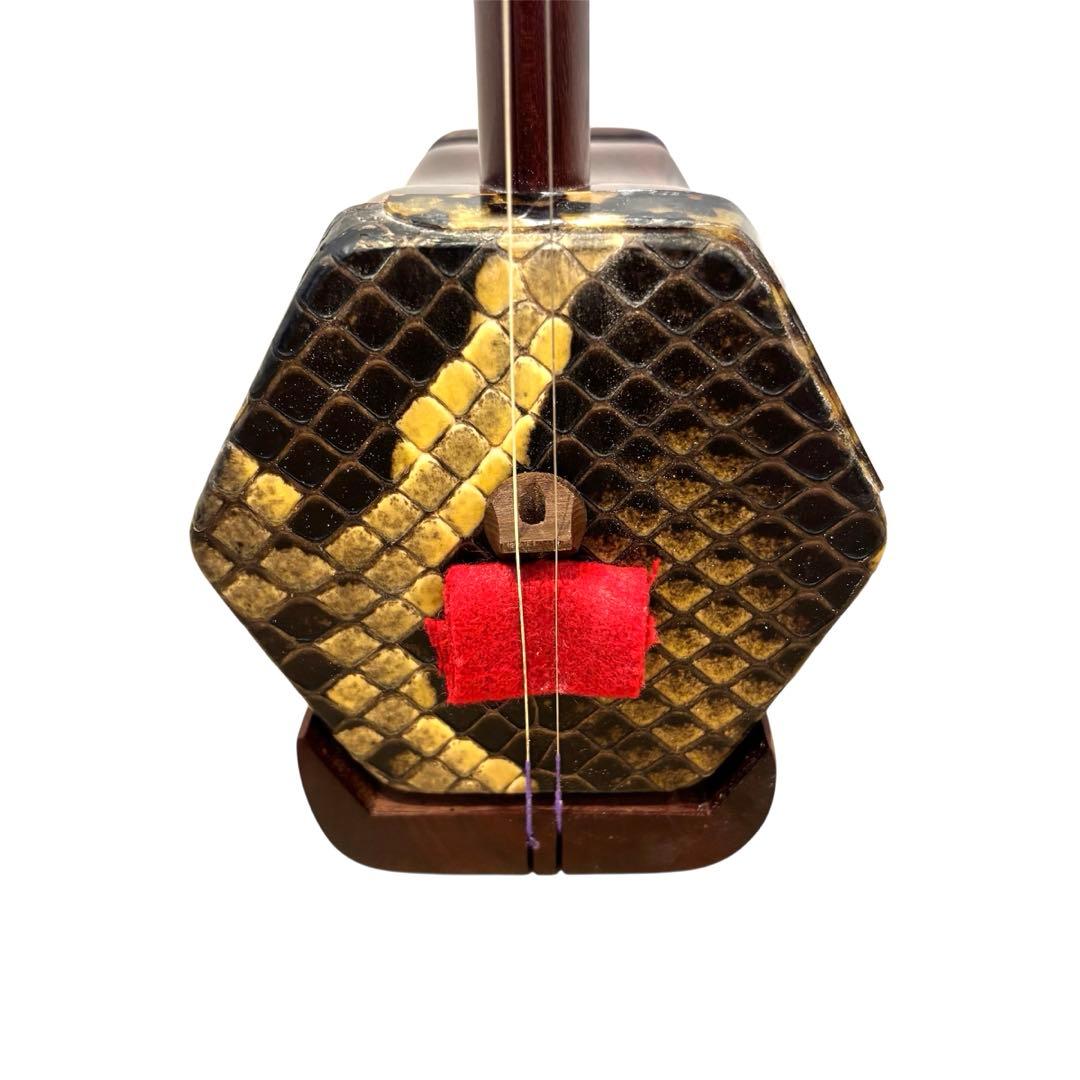二胡　紫檀精品　錦蛇皮　古月琴坊　専用ケース　交換弦付き