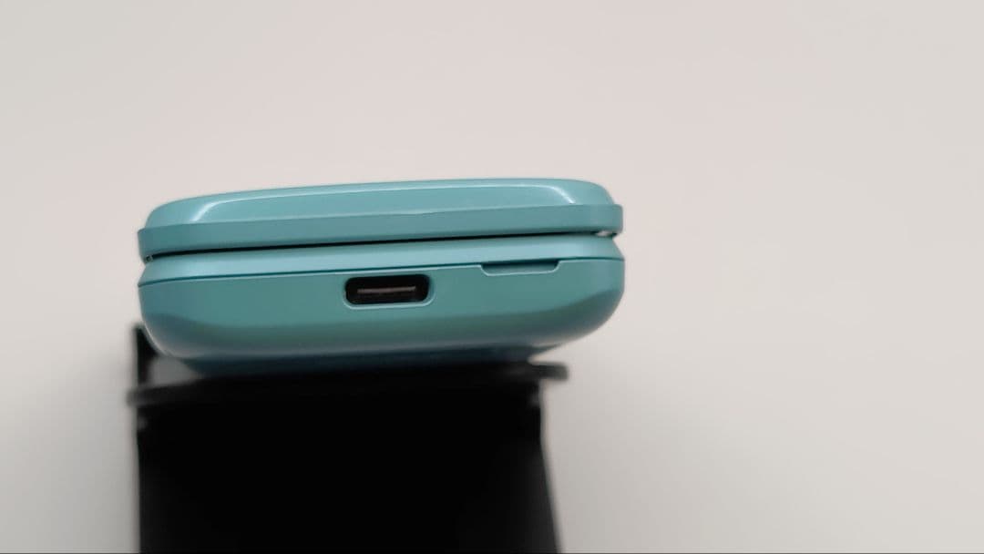 希少 ✨ 美品 GRATINA KYF42 ライトブルー 本体 ガラケー