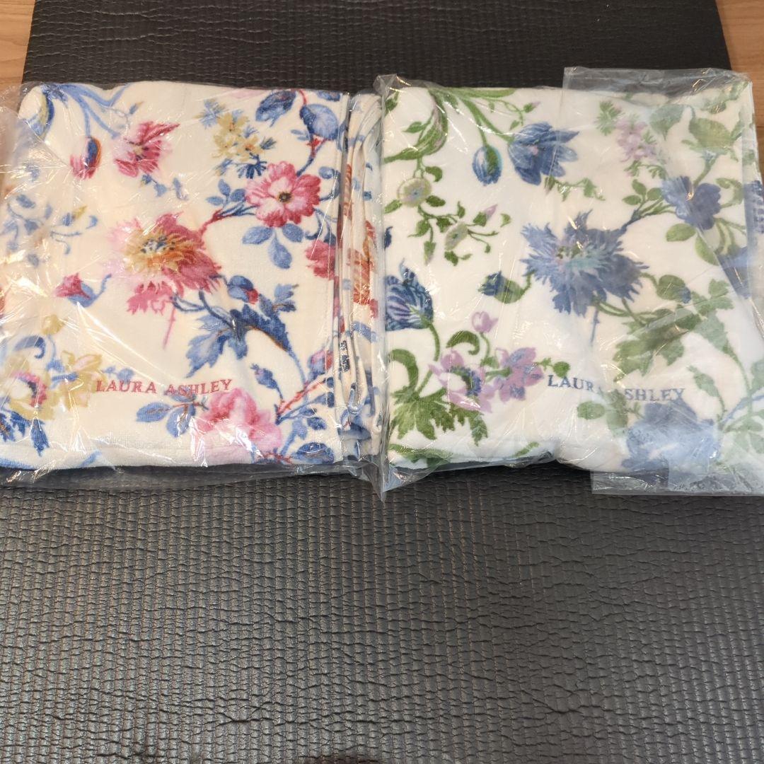 ■新品■LAURA ASHLEY フラワーパターン バスタオル 2枚セット