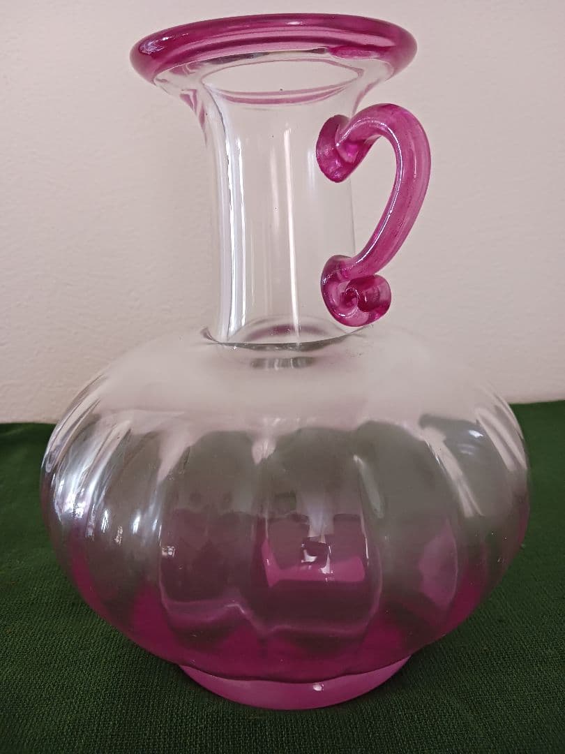 ハンドル付きガラスフラワーベース