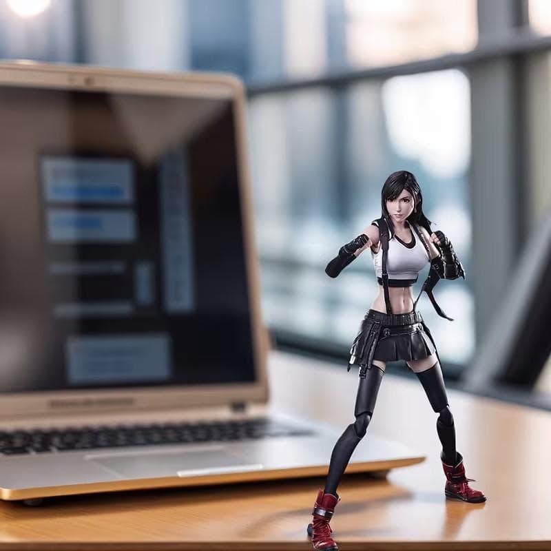 完成品塗装済み動くアニメアクションフィギュアFFファイナルファンタジーティファ