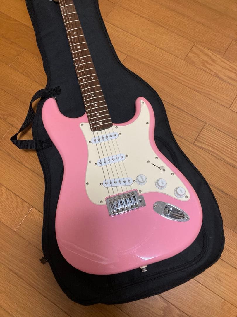 Squier Stratocaster ギター ピンク ホワイト バンド 初心者