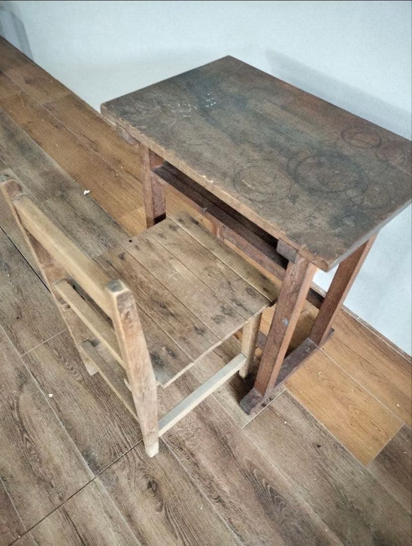 アンティーク　机　学習机　古道具/昭和レトロ/小学校机