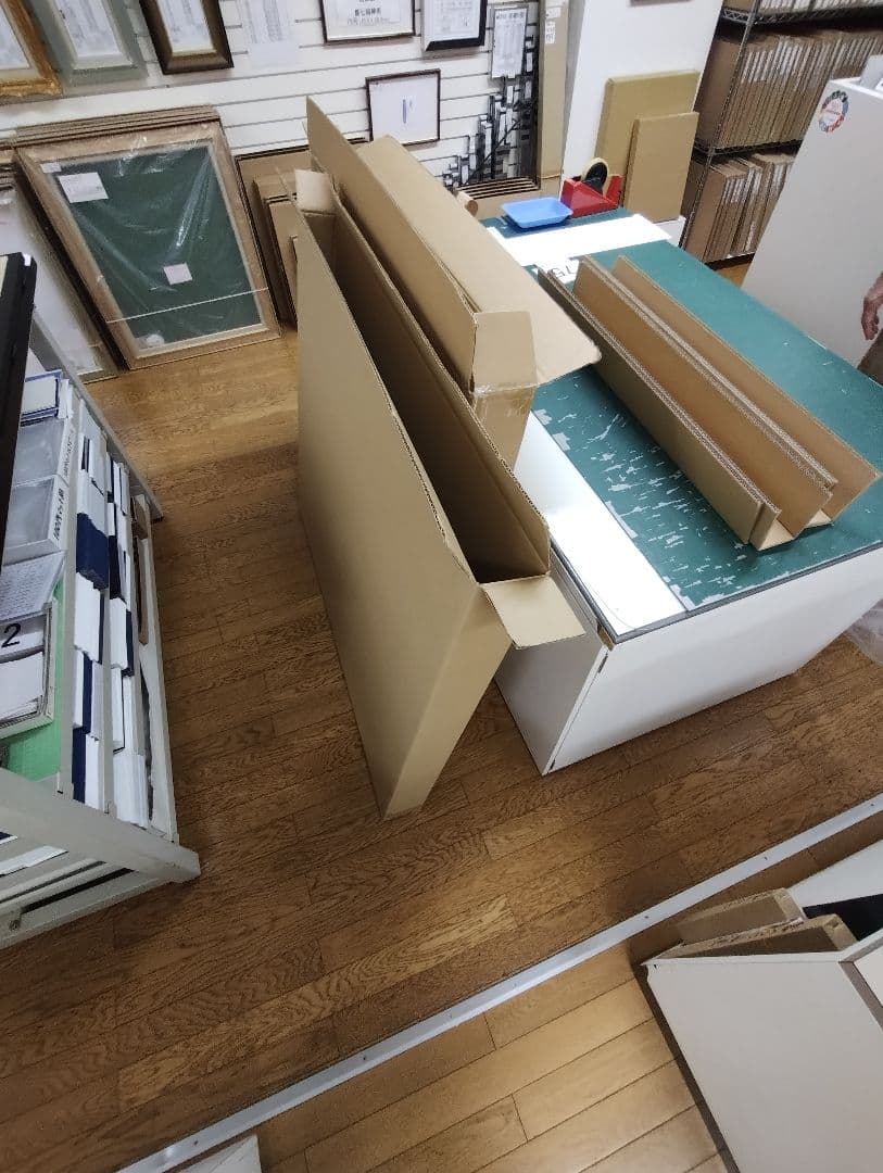 ユニフォームケース（Lサイズ）／両面通常アクリル／前開き式／ビターフレーム